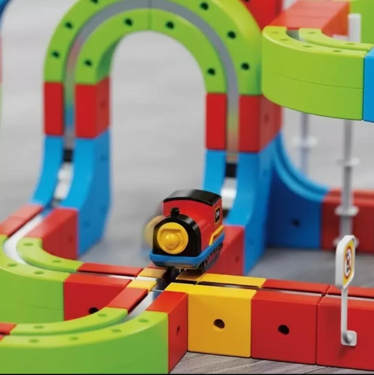 Magnetic Suspended Orbit Car Toy Track Set | 95-Piece DIY STEM Kit - Image 2